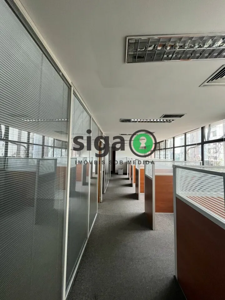 Imagem Sala Comercial e 3 banheiros para Alugar, 133 m² por R$ 8.500/Mês