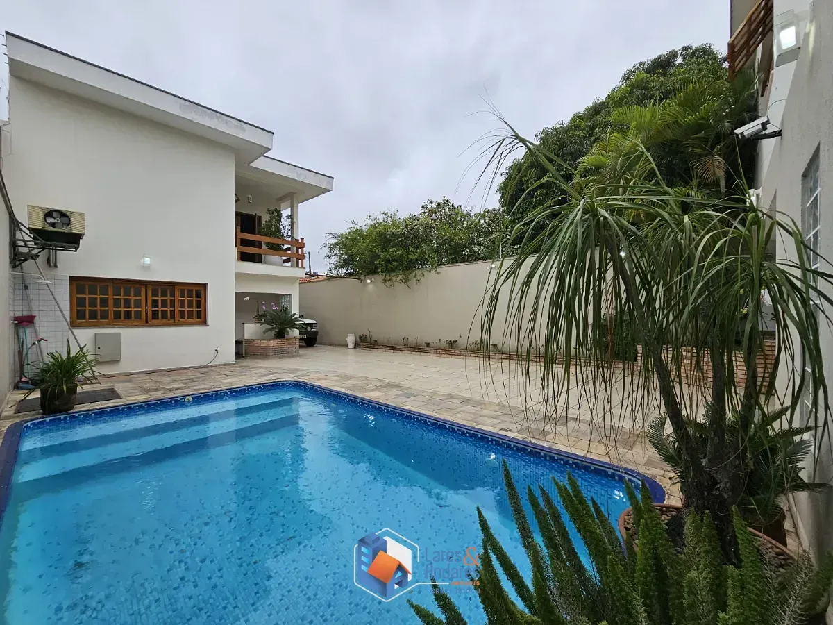 Imagem Sobrado para venda em Jardim Carlu com 4 quartos, sendo 2 suítes, 453m²