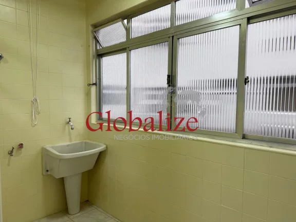Imagem Apartamento amplo de 1 dormitório, condomínio baixo, vaga de garagem garantida e excelente localização.