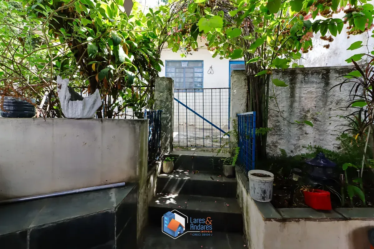 Imagem Casa para venda em Vila Mangalot com 2 quartos, sendo 1 suíte, 250m²
