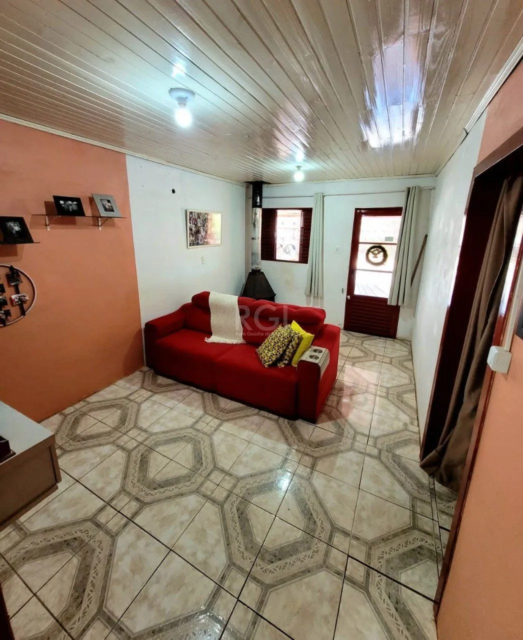 Imagem Casa com 3 quartos, 1 suíte, vaga, varanda, no bairro Hilda, Cruz Alta/RS