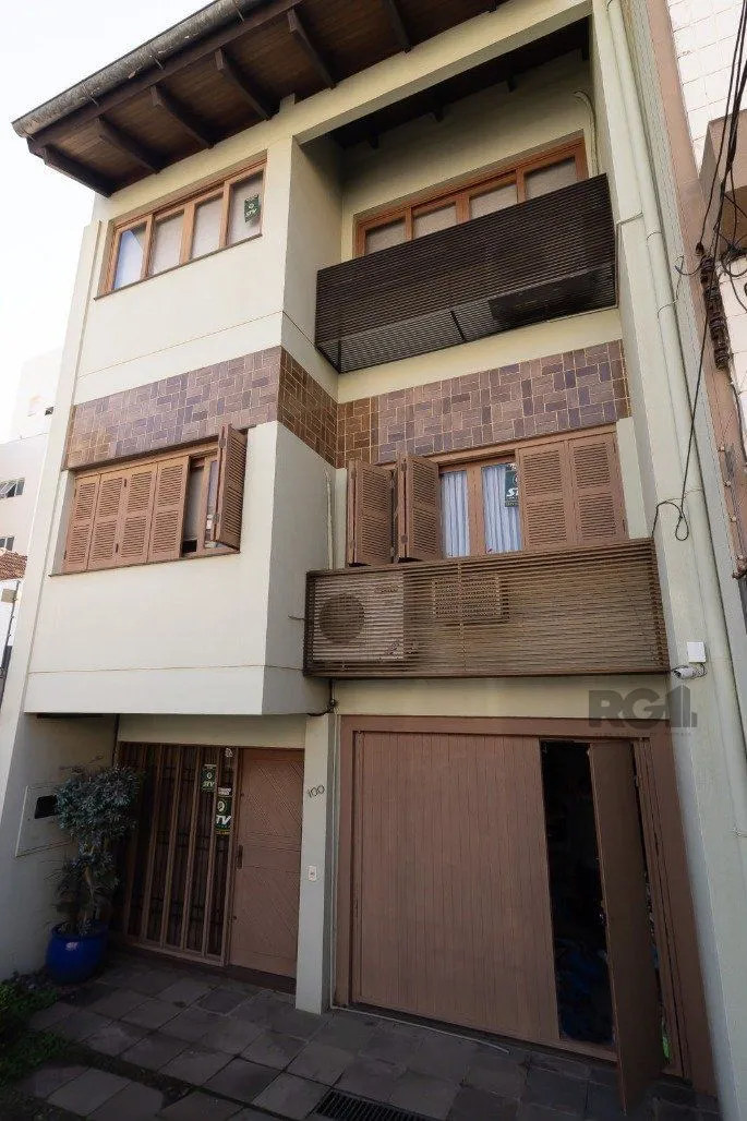 Imagem Casa incrível com 444m² privativos, para uso misto, residencial ou comercial.