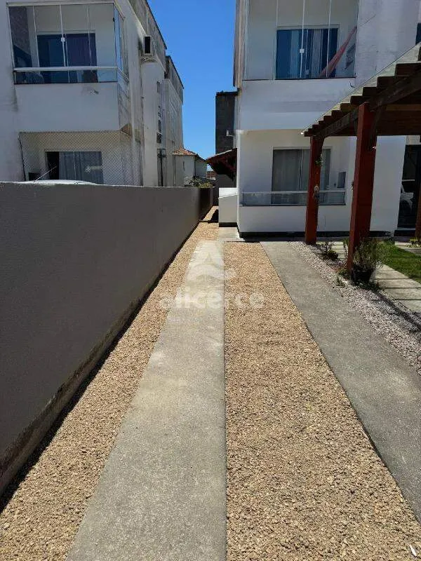 Imagem Apartamento com 2 dormitórios com Espaço Privativo e Churrasqueira na Barra do Aririú
