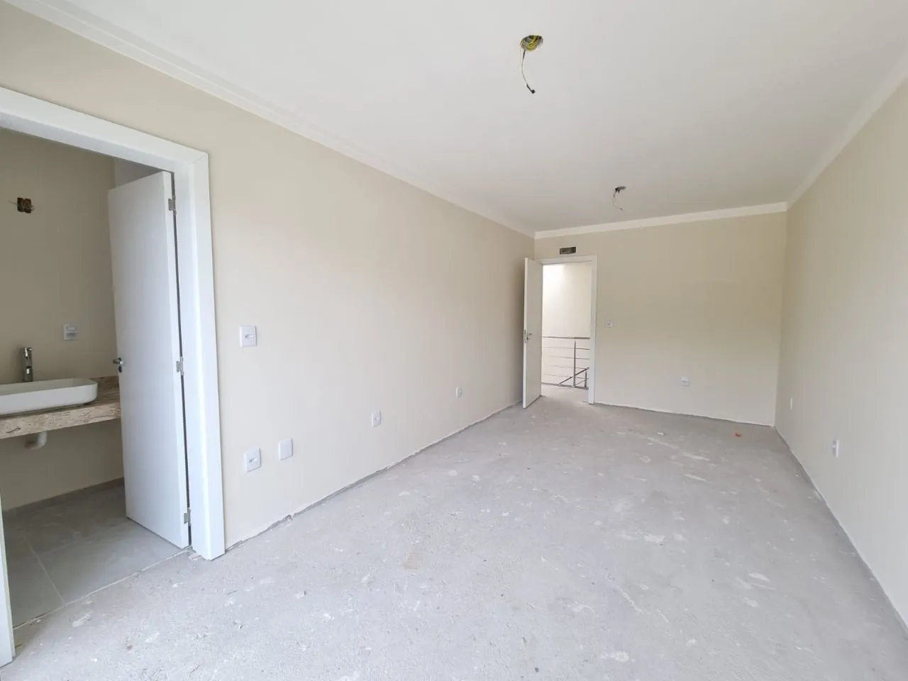 Imagem Sobrado com 145m² privativos e 03 Dormitórios No Lagos de Nova Ipanema