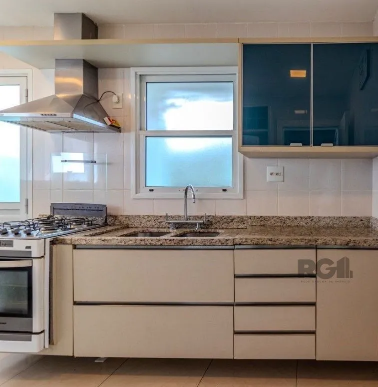 Imagem Casa em Condomínio com 04 Quartos - 4 vagas, 200,36 m² de área privativa - LOMBA DO PINHEIRO