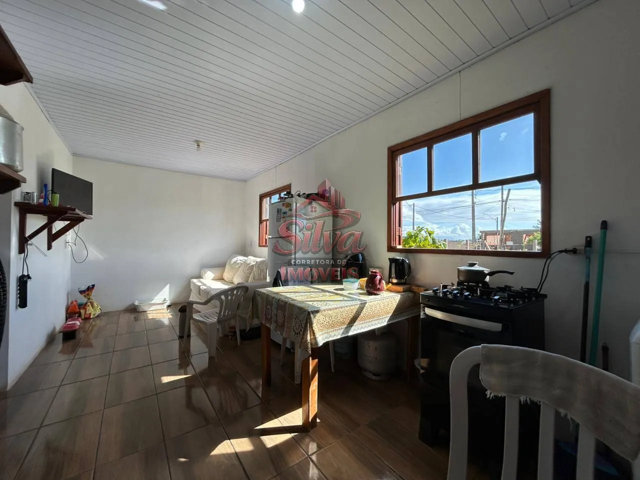 Imagem Casa 2 dormitórios com pátio cercado em Marisul