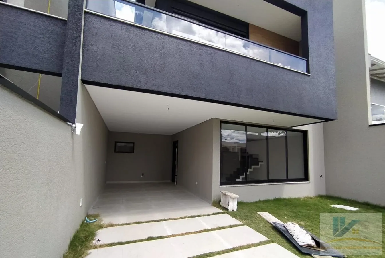 Imagem Triplex para Venda em São José dos Pinhais, Carioca, 3 dormitórios, 2 suítes, 4 banheiros, 3 vagas