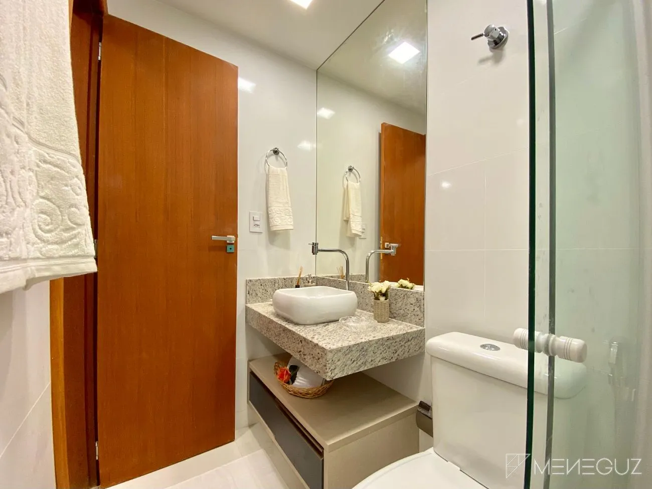Imagem Apartamento venda - Guarapari Centro composto por 2 quartos, sendo uma suíte, finamente mobiliado e decorado com área de lazer completa na cobertura