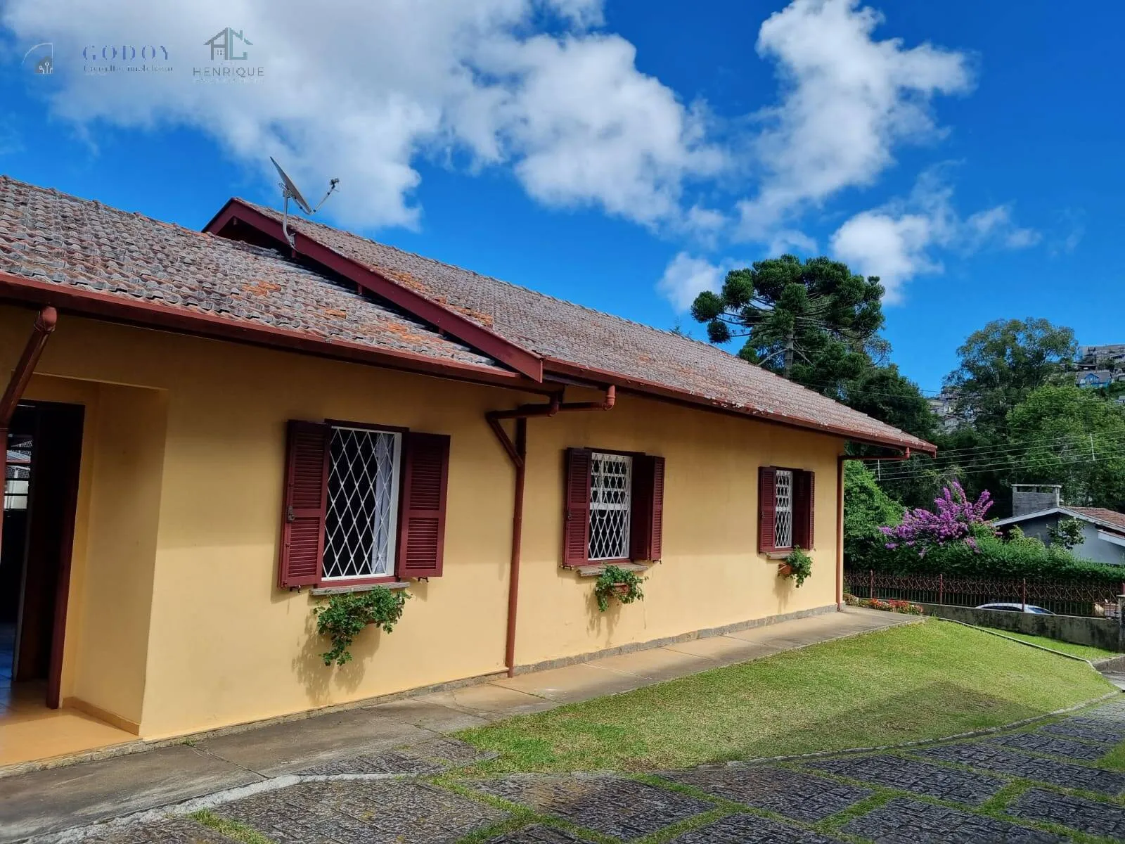 Foto do imóvel Casa Campos do Jordão Ideal para moradia ou investimento em pousada/airbnb.