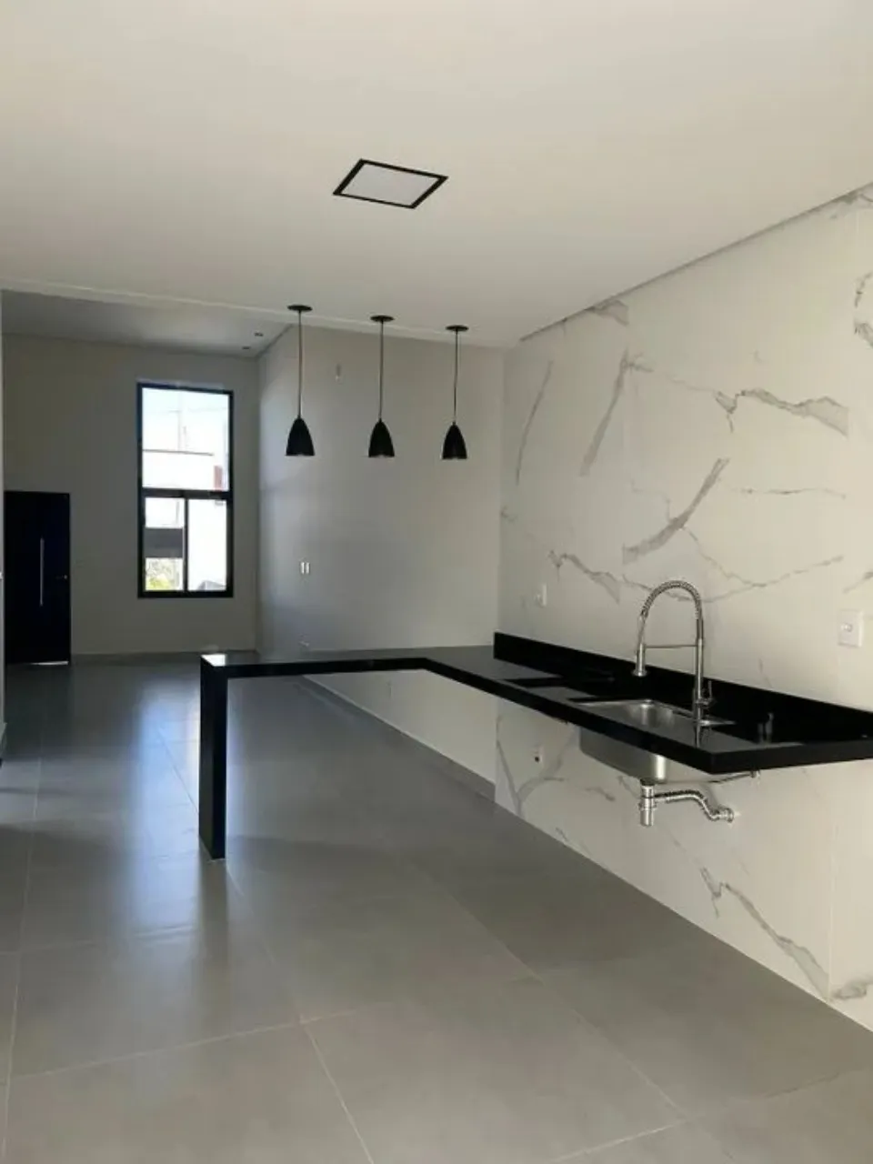 Imagem Casa de alto padrão no Condomínio Residencial Jardim em Sorocaba: 3 quartos, 1 suíte, 2 salas, 2 banheiros, 2 vagas de garagem, 118,23m².