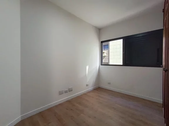 Imagem Apartamento na Ponta da praia com 03 quartos e sacada!