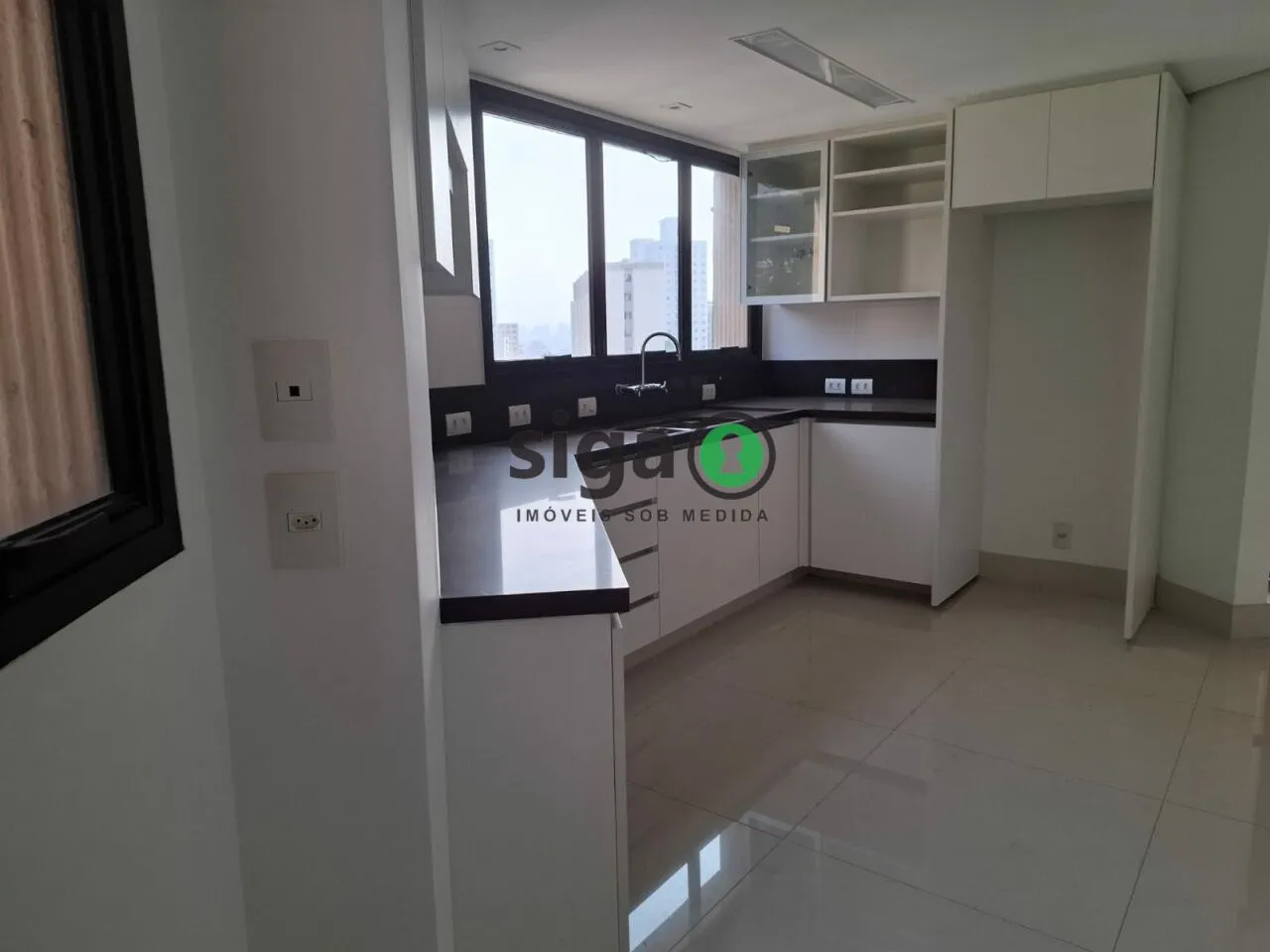 Imagem Apartamento com suítes e 4 vagas para venda, 244 m² -Vila Susana - Edifício: Cambridge Park