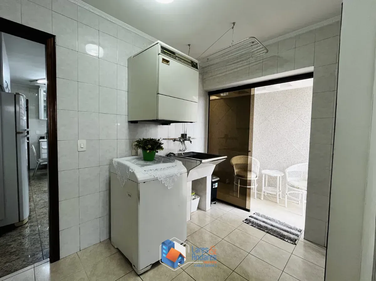 Imagem Sobrado para venda em Bosque da Saúde com 3 quartos, sendo 3 suítes, 217m²
