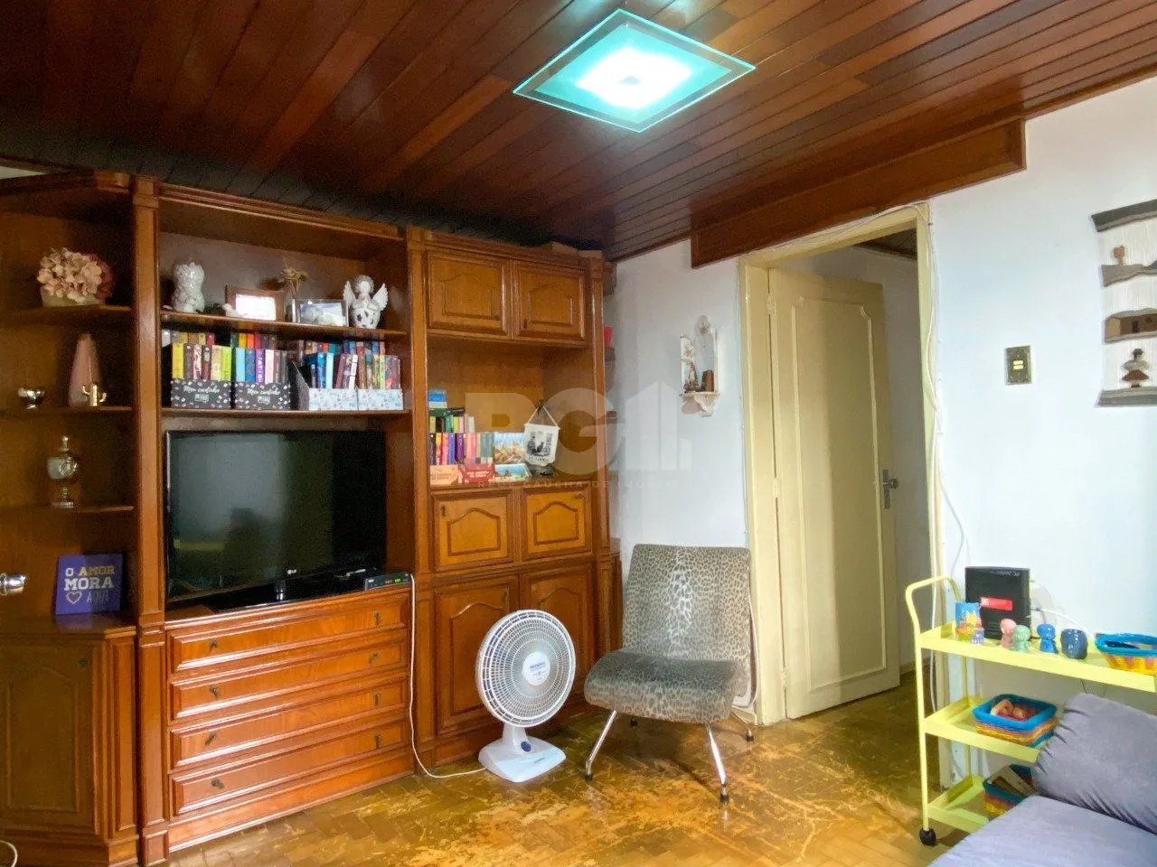 Imagem Apartamento 3 dormitórios, sendo 1 suíte, com 2 salas de estar, junto à Praça da Matriz