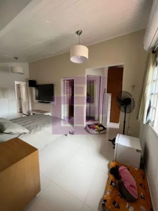 Imagem Casa à Venda no Condomínio Residencial Park Lane – 3 Suítes e Jardim com Árvores Frutíferas