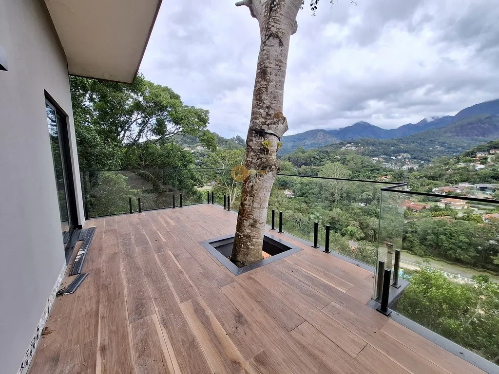 Imagem Casa em Condomínio para Venda em Teresópolis / RJ no bairro Parque do Imbui