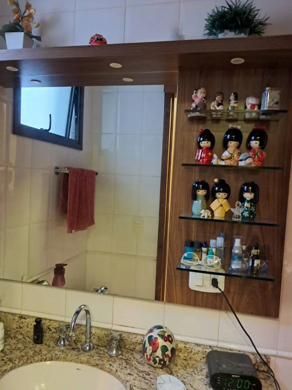 Imagem Apartamento de dois quartos, suíte e uma vaga de garagem no bairro Santana em Porto Alegre.