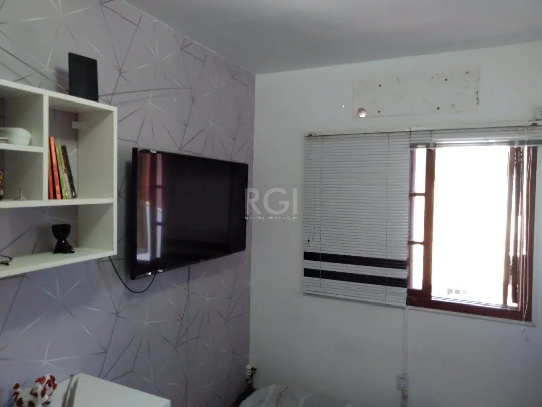 Imagem Casa para Venda - 72m², 2 dormitórios, 1 vaga - Hípica