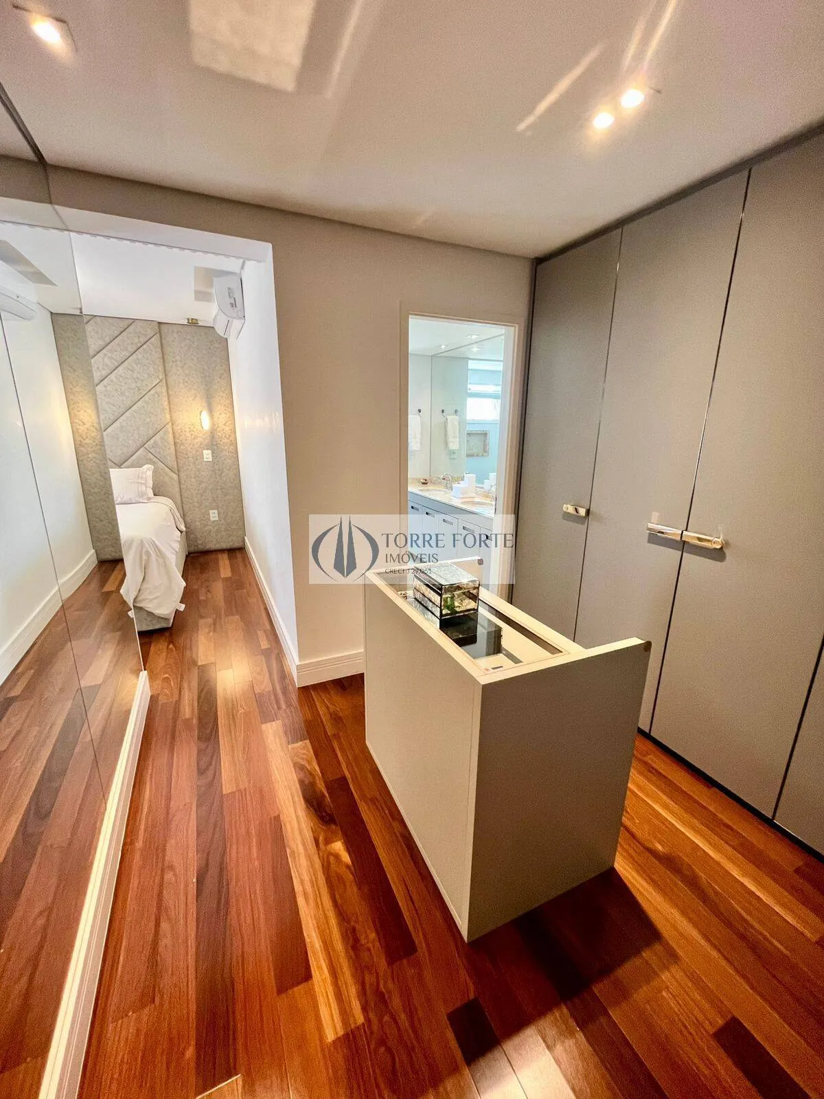 Imagem Excelente apartamento 170 m², 3 dormitórios sendo 1 suíte, na Vila Suzana