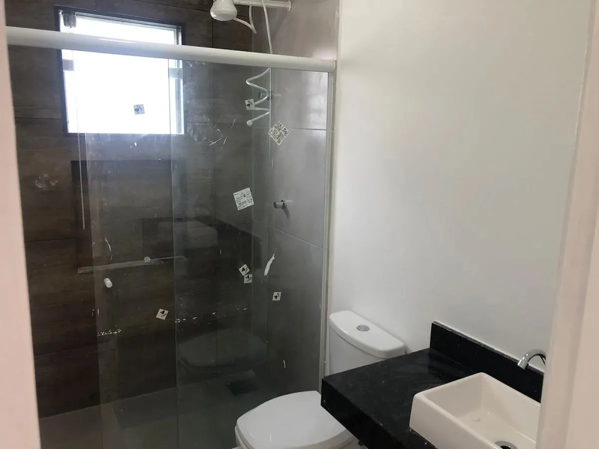 Imagem Casa em Condomínio para Venda em Cabo Frio / RJ no bairro Peró