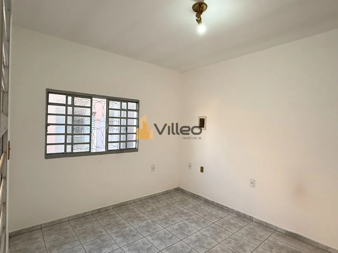 Imagem Apresentamos uma residência exclusiva para venda, localizada em uma das regiões mais tranquilas e ...