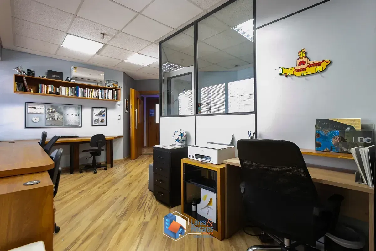 Imagem Conjunto comercial para venda em Vila Cordeiro, 112m²