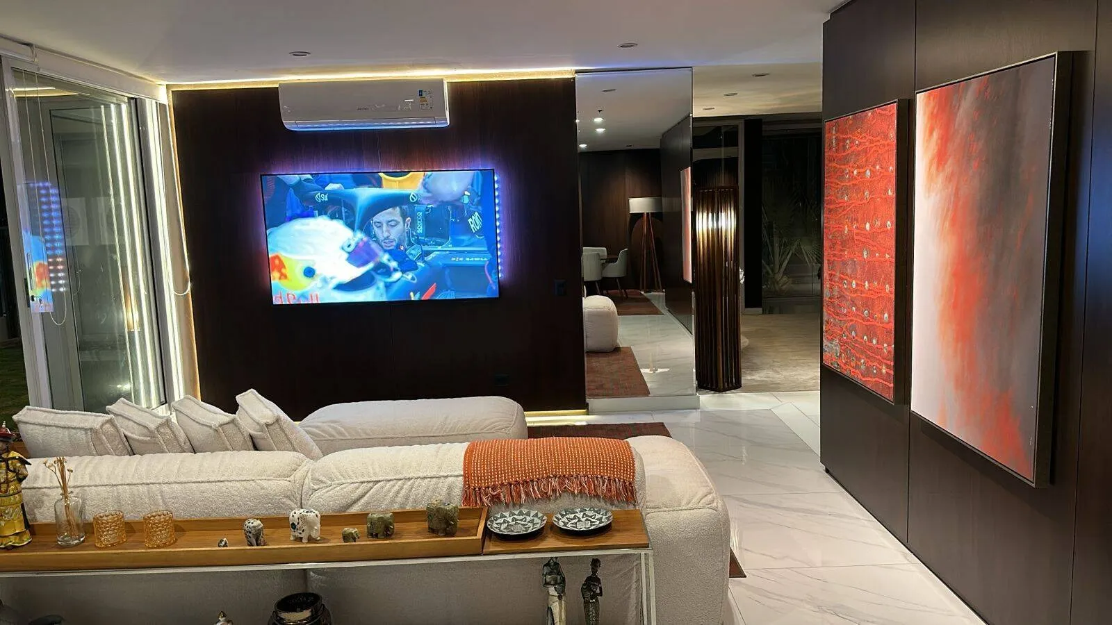 Imagem Luxuosa Casa de Condomínio em Alphaville - 4 Suítes, Lazer Completo e Acabamento Sofisticado