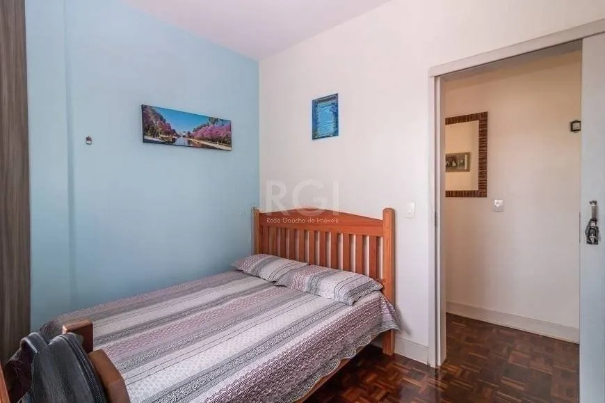 Imagem Apartamento 100m² no bairro Farroupilha - semi mobiliado, 3 dormitórios, 1 suíte e 1 vaga