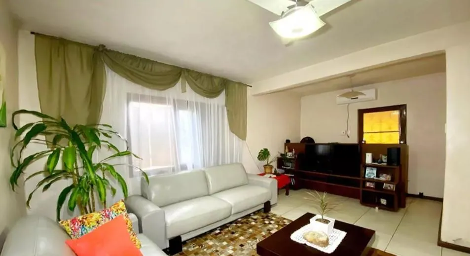 Imagem Sobrado para Venda em Novo Hamburgo / RS no bairro Canudos