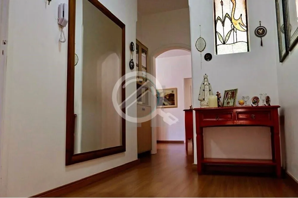 Imagem Amplo apartamento de 90m² de área, lateral, silencioso, possuindo 2 dormitórios, living / sala pa...