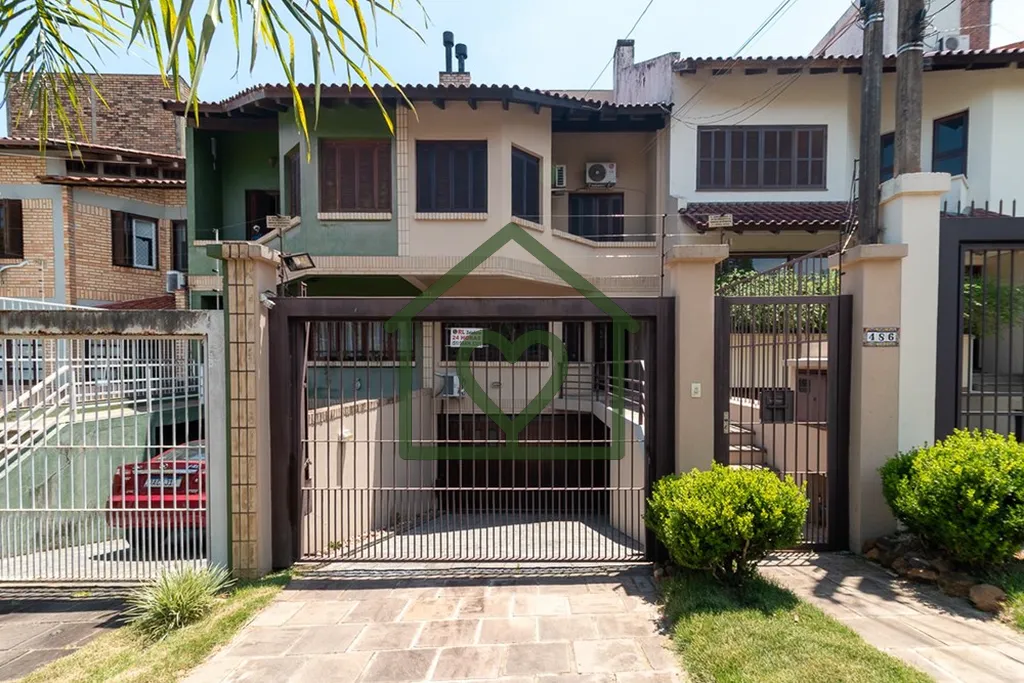 Casa 4 Quartos na Chácara das Pedras, Porto Alegre 
 
A casa conta com 4 dormitórios amplos, sendo...