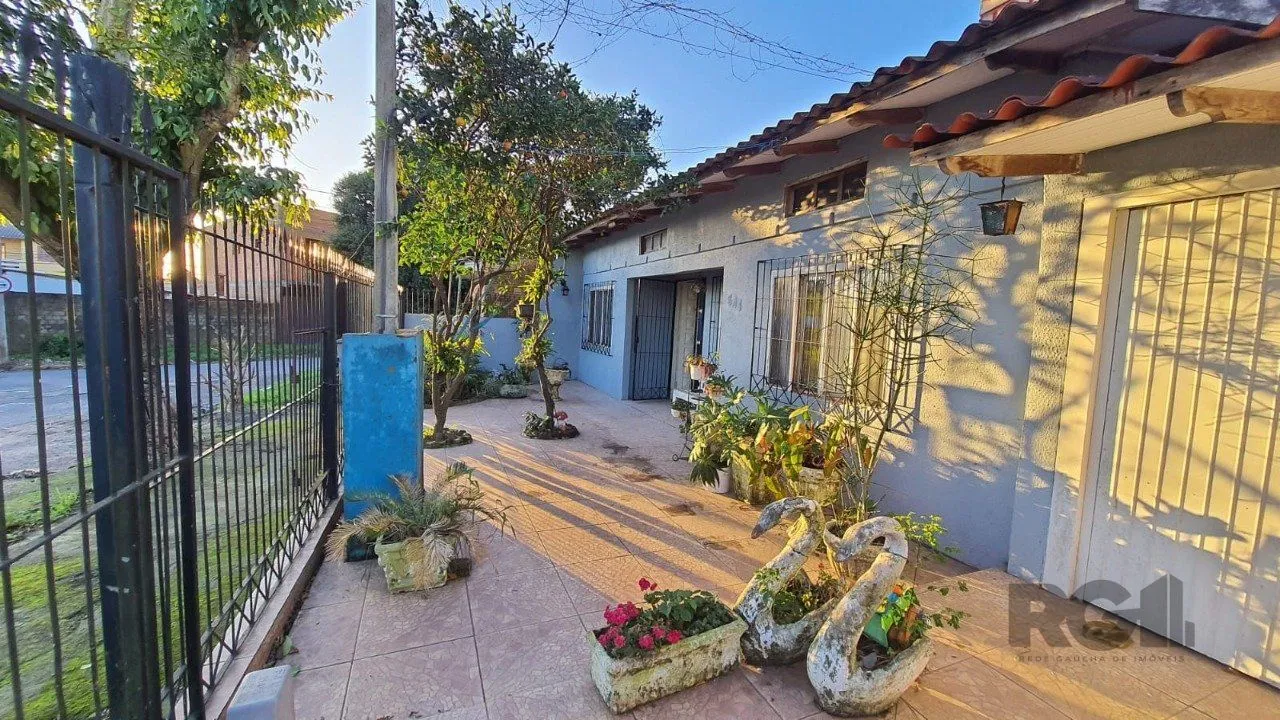 Imagem Casa 2 dormitórios, 1 suíte, vaga de garagem, Bairro Nova Cachoeirinha