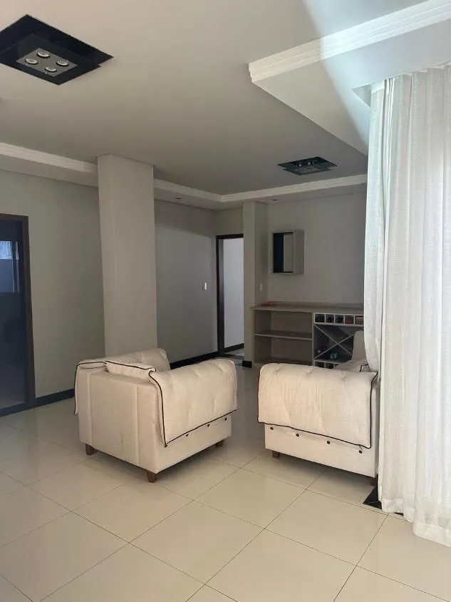Imagem VENDE-SE EXCELENTE CASA EM ARAÚJOS/MG ( R$ 1.200.000,00 )
