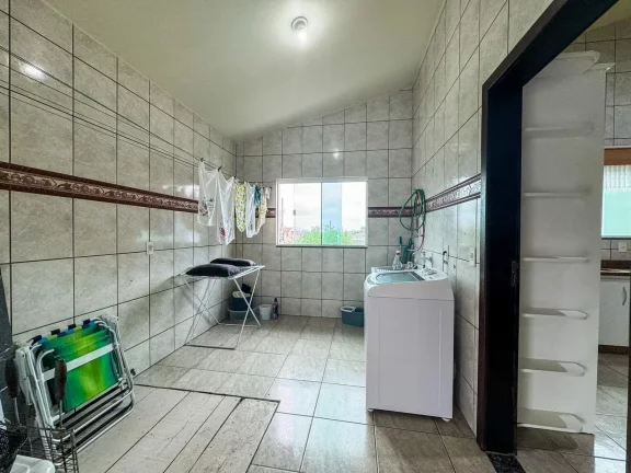 Imagem Imóvel Residencial e Comercial dos Sonhos em Garopaba-SC: Oportunidade Imperdível!