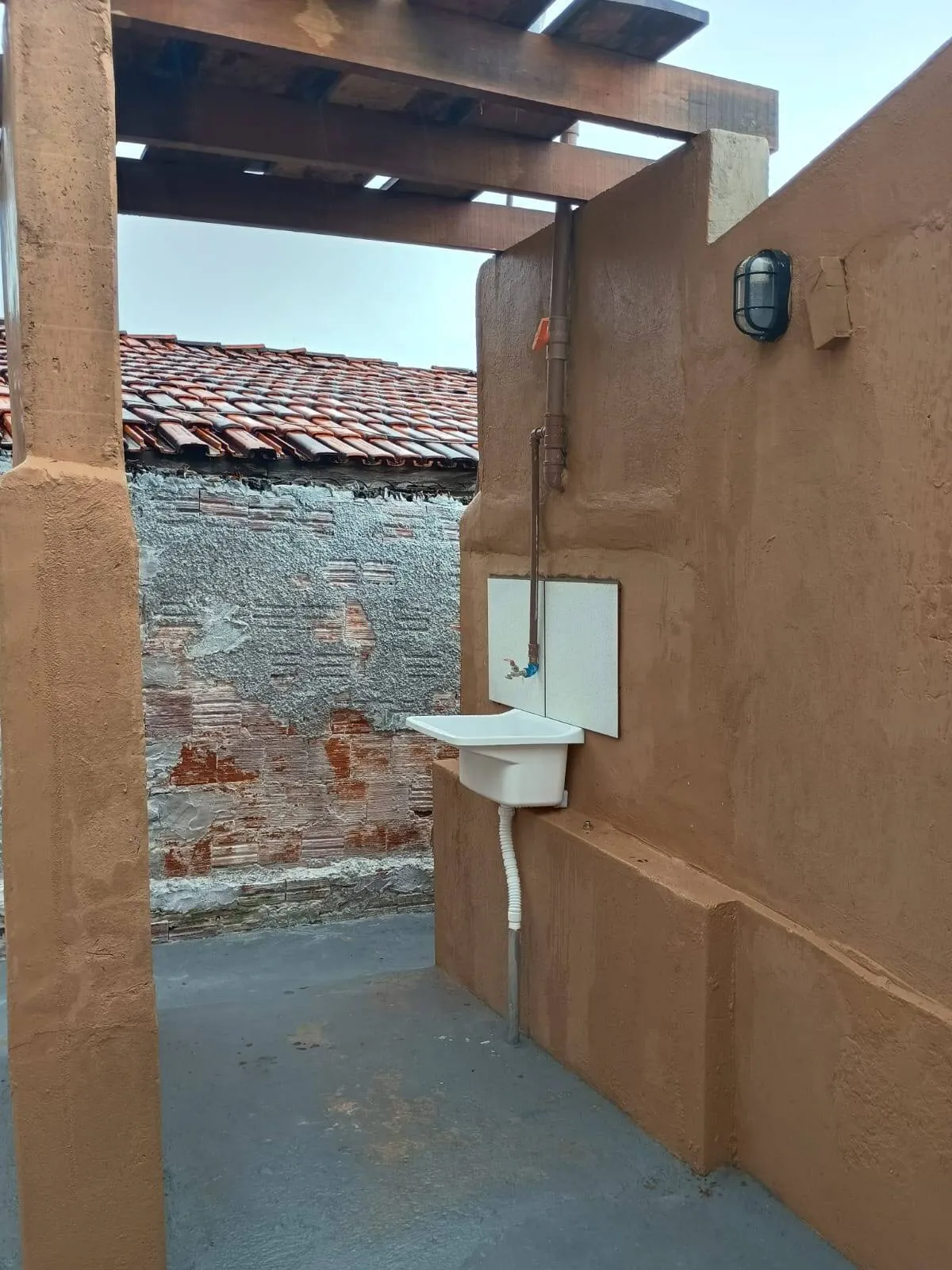 Imagem Casa de um quarto no barro lixeira