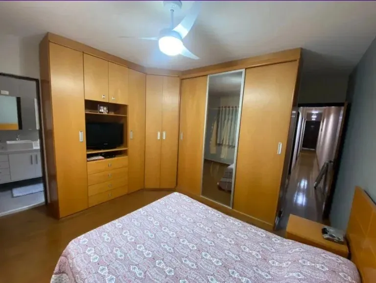 Imagem Casa para Venda em São Paulo, Lapa, 6 dormitórios, 1 suíte, 4 banheiros, 4 vagas