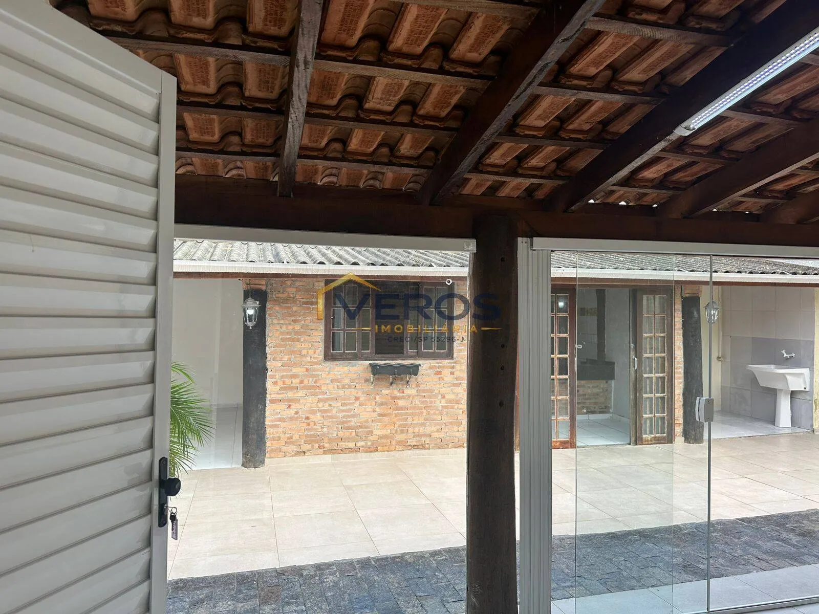 Imagem Casa térrea grande a venda na Martim de Sá em Caraguatatuba
