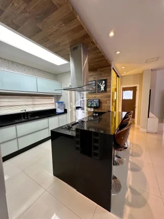 Imagem Maravilhosa Casa em Condomínio! Bairro América!