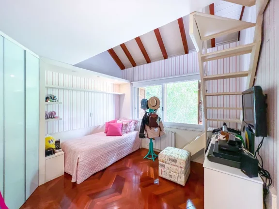 Imagem Casa em Condomínio para venda no bairro Três Figueiras em Porto Alegre