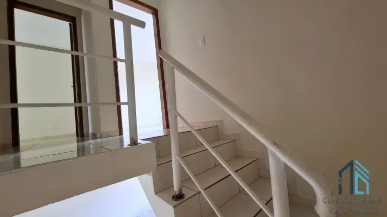 Imagem Sobrado em condomínio fechado 03 quartos c/suíte, desocupado no Uberaba em Curitiba PR