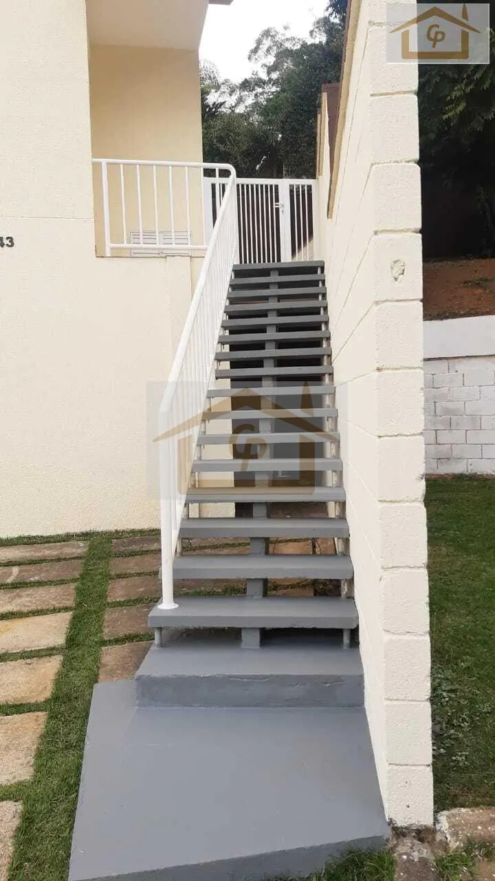 Imagem Casa com corredor lateral, 3 quartos sendo um suíte, 2 vagas