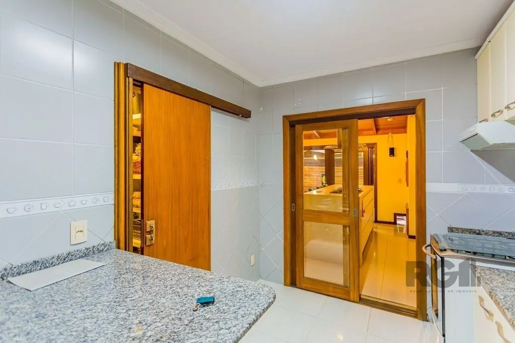 Imagem Casa em condomínio de 155m², 3 dormitórios, 4 vagas no bairro Espírito Santo