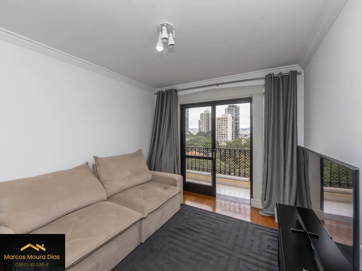 Imagem Apartamento na Pompéia, com 3 dormitórios, 1 suíte, e 2 vagas e dependência de serviço completa. Edifício com Portaria 24 hs, Gerador e Lazer