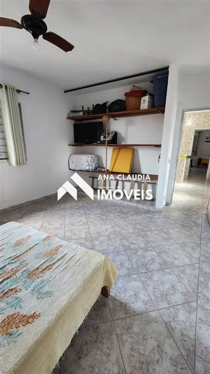 Imagem Casa a venda em Mongaguá, lote inteiro