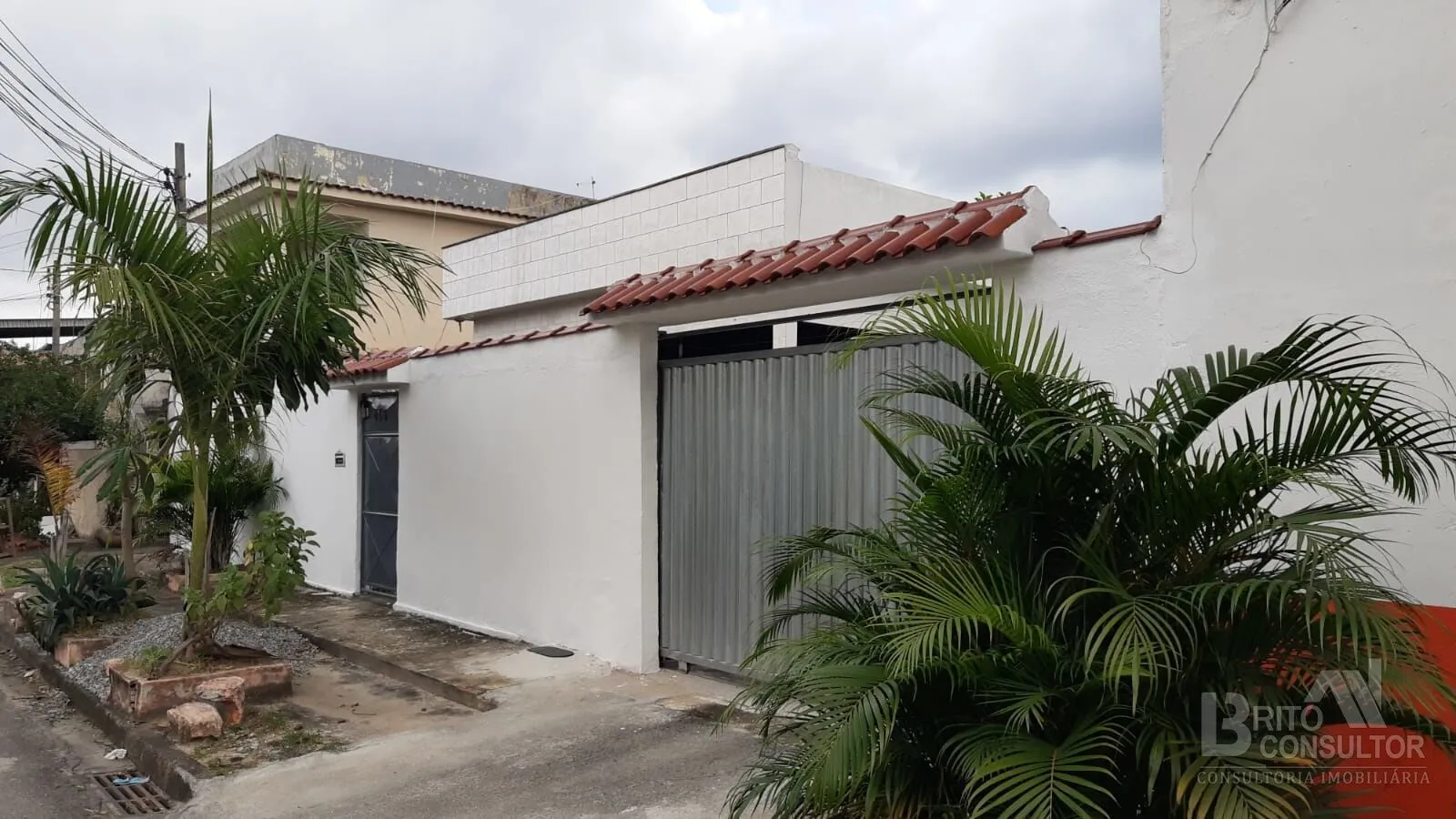 Imagem Casa com 2 Qts, Quintal, 3 Vagas ou mais, em Trindade, São Gonçalo/RJ