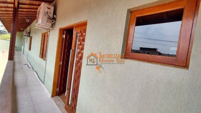 Imagem Sobrado com 3 dormitórios à venda, 250 m² por R$ 1.200.000,00 - Cidade Soberana - Guarulhos/SP