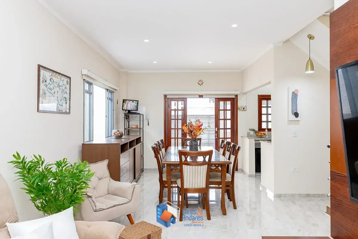 Imagem Sobrado para venda em Jardim Caravelas com 5 quartos, sendo 1 suíte, 200m²