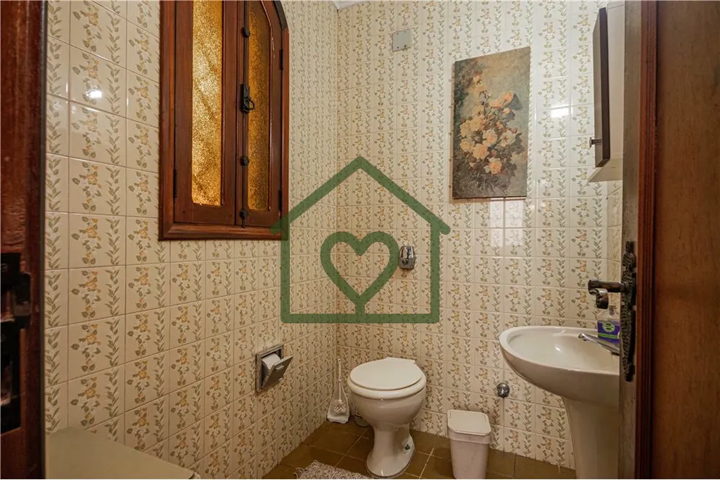 Imagem Sabe aquela casa clássica, com amplos ambientes, pronta para acolher sua família, ou sua empresa, ...