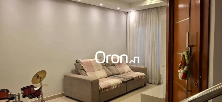 Imagem Sobrado à venda, 107 m² por R$ 650.000,00 - Setor Faiçalville - Goiânia/GO
