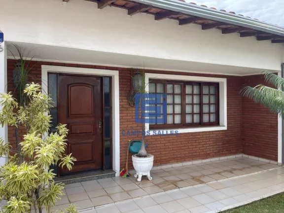 Imagem Casa com 4 dormitórios à venda, 305 m² por R$ 930.000,00 - Centro - Socorro/SP